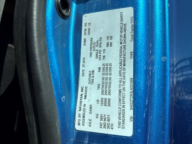 #2199-•-2020-international-a26-sleeper-cab-truck-tractor-image-101