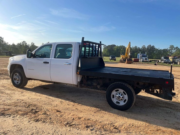 2013-gmc-sierra-2500-image-2