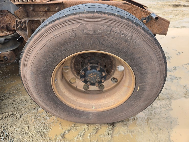 2014-massey-ferguson-8-image-69