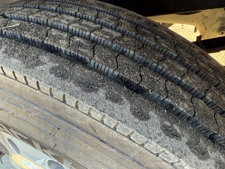 1974-peterbilt-359-image-51