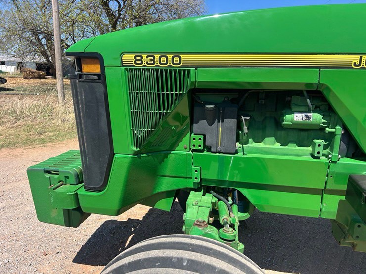 1996-john-deere-8300-image-44