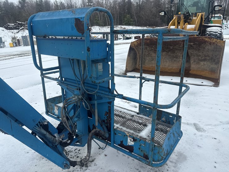 2005-massey-ferguson-8-image-12