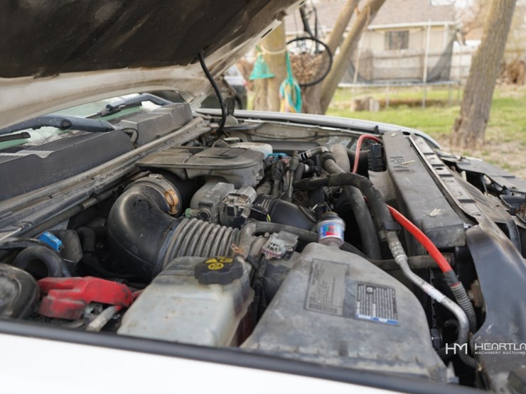 2011-chevrolet-3500hd-image-37