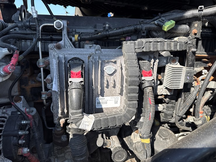 #2199-•-2020-international-a26-sleeper-cab-truck-tractor-image-66