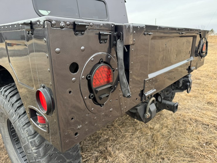 #2246-•-2001-american-general-4x4-hummer-image-16