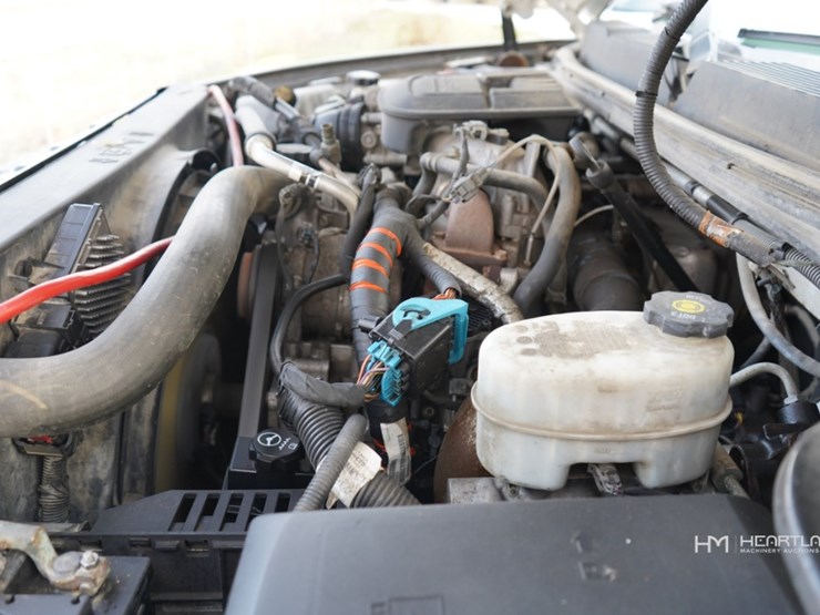 2011-chevrolet-3500hd-image-35