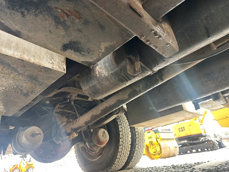 1995-international-8100-image-77