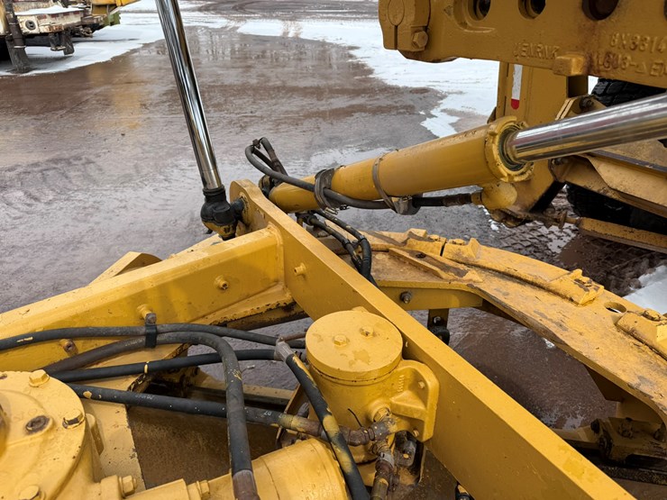 caterpillar-160m-image-18