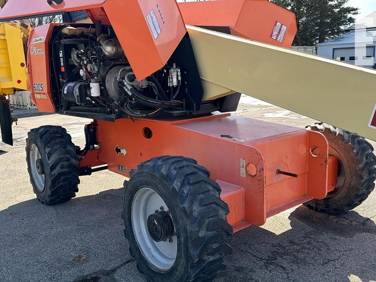 2014-jlg-600s-image-5