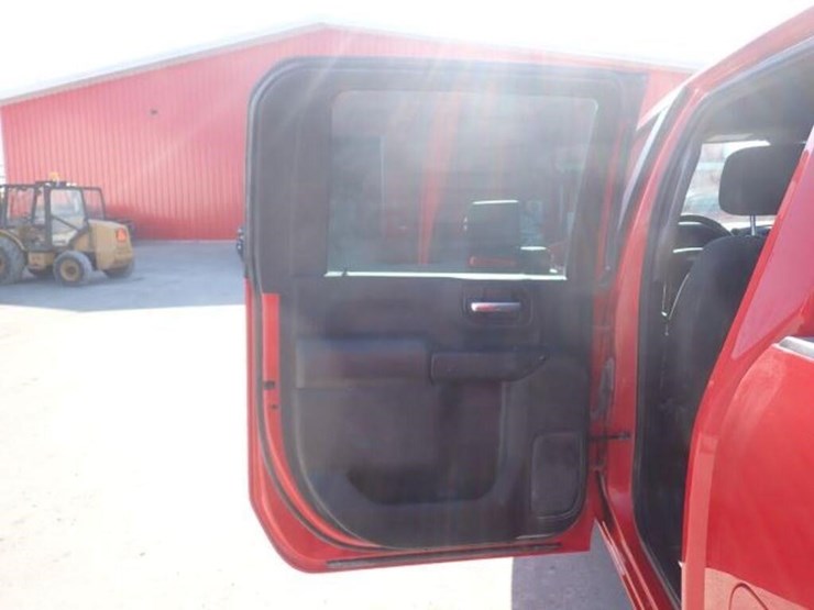 2022-chevrolet-2500hd-image-29