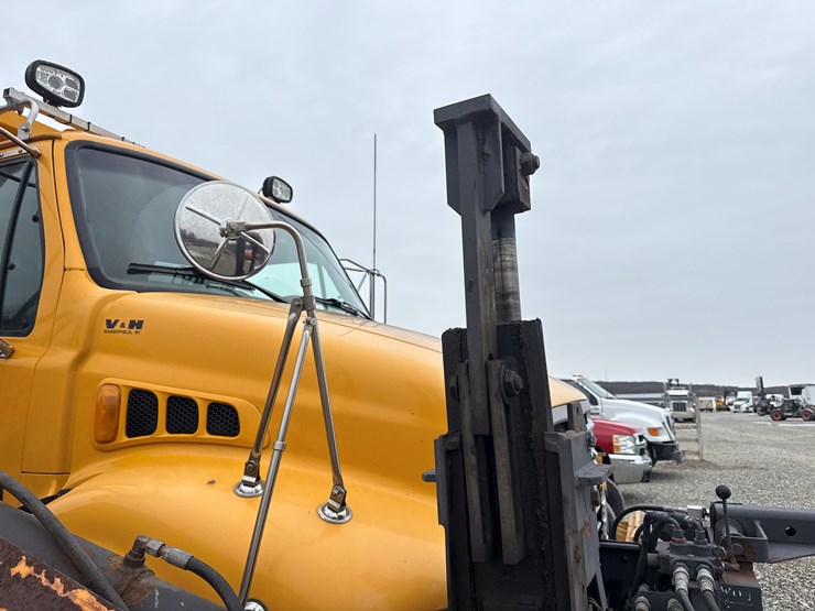 2007-sterling-acterra-image-15