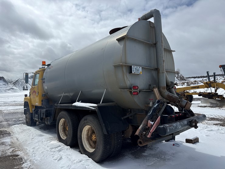 #2018-•-1978-international-f-2275-tandem-axle-water-truck-image-3