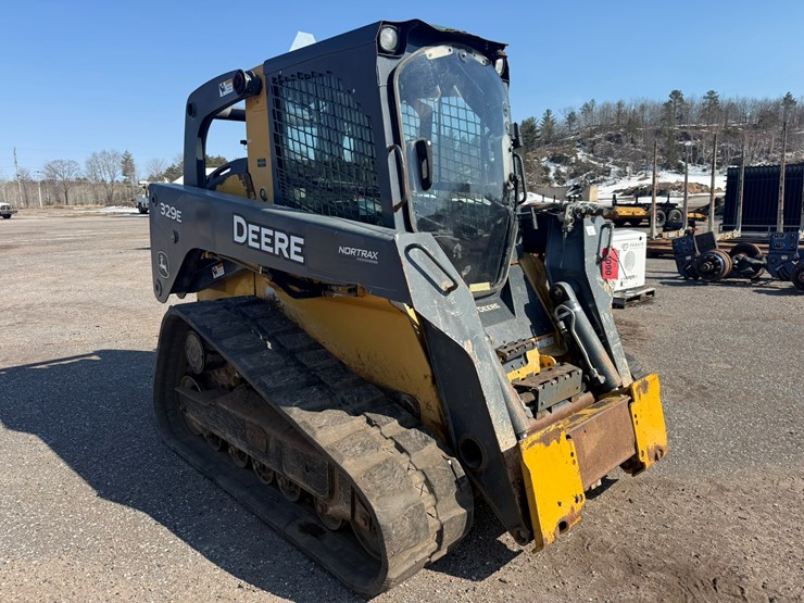 deere-329e-image-7