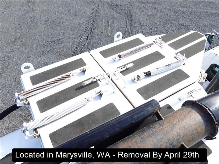 2005-international-7600-image-25