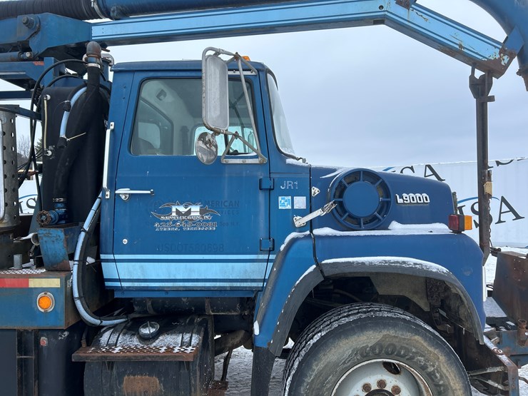 1990-ford-l9000-image-13