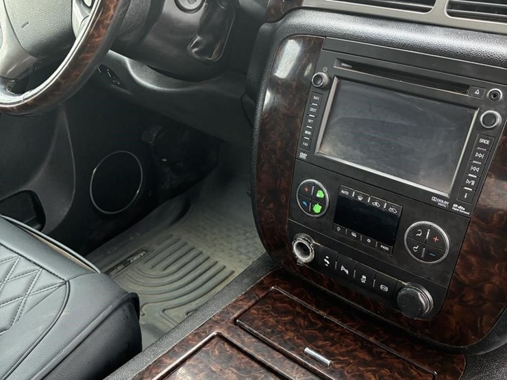 2013-gmc-2500hd-image-9