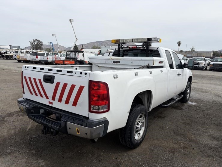 2012-gmc-sierra-2500-image-3