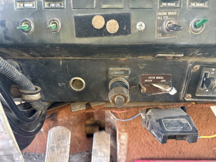 1986-international-f9370-image-26