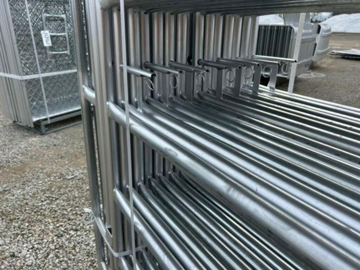 qty-of-(14)-10-ft-powder-coated-corral-panels-gate-image-7
