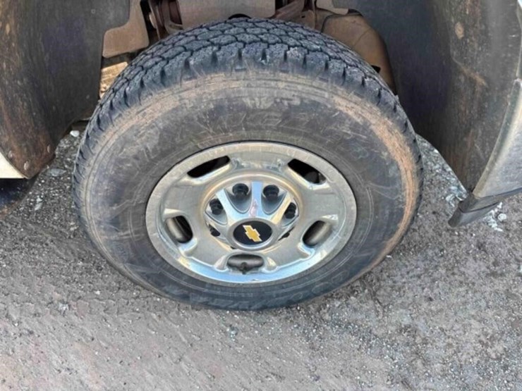 2011-chevrolet-2500-image-11