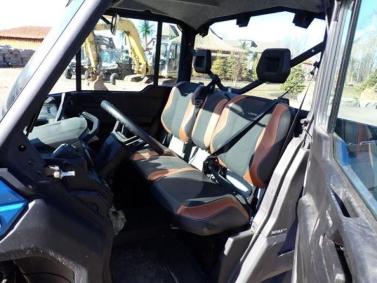 2022-can-am-defender-limited-hd10-4x4-side-by-side-image-22