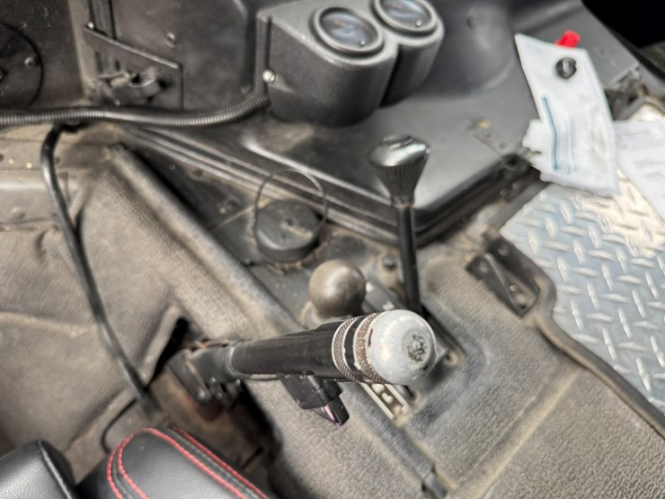 #2246-•-2001-american-general-4x4-hummer-image-35