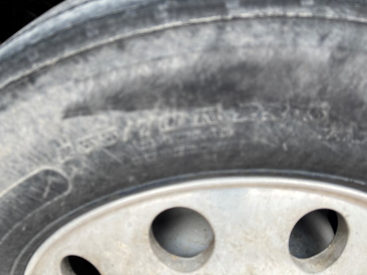 2004-kenworth-w900-image-99