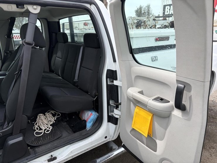 2012-gmc-sierra-2500-image-11