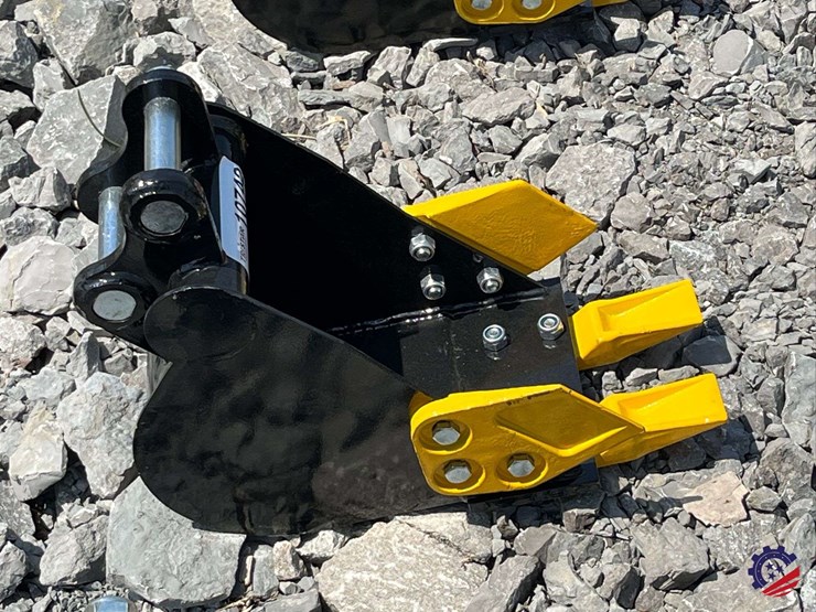 unused-2026-ce-8"-toothed-bucket-image-6