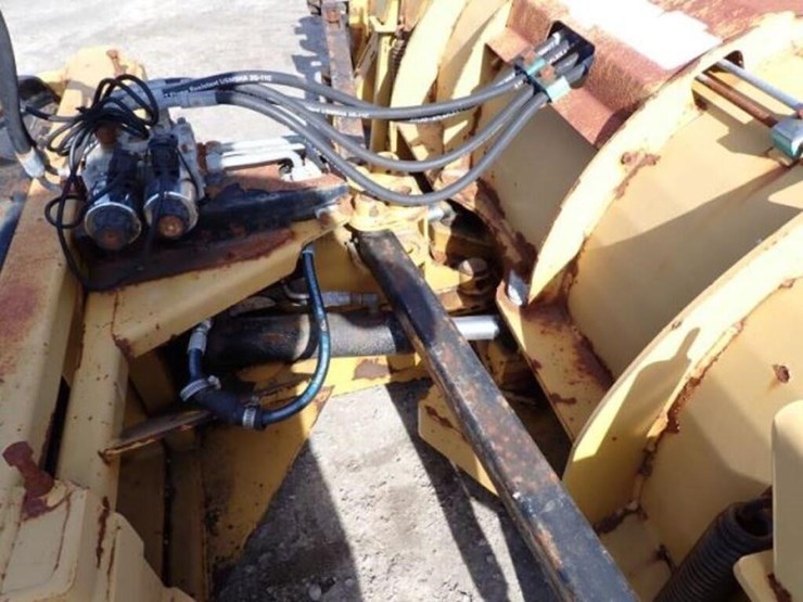 2014-new-holland-t4.75-image-40