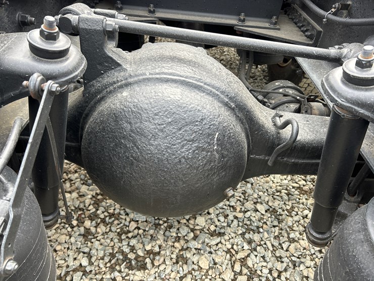 2015-kenworth-t680-image-25