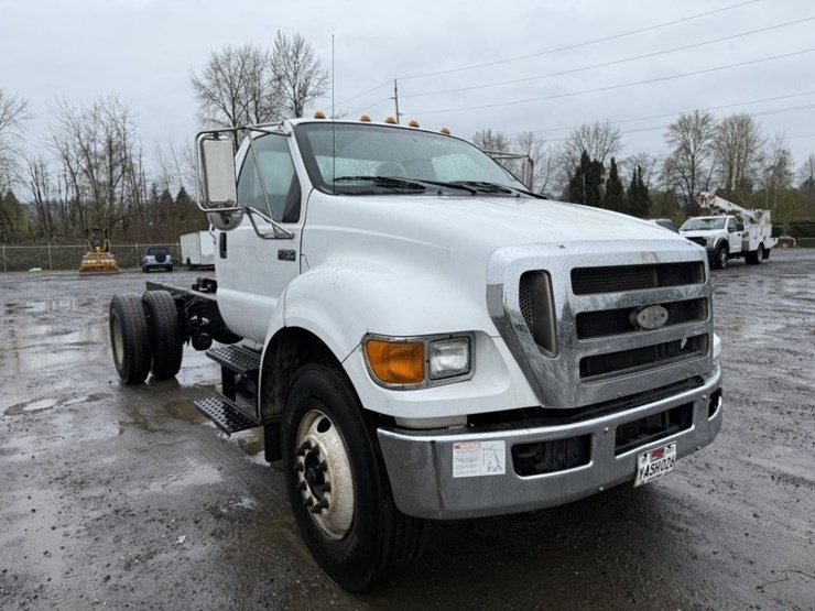 2008-ford-f750-image-2