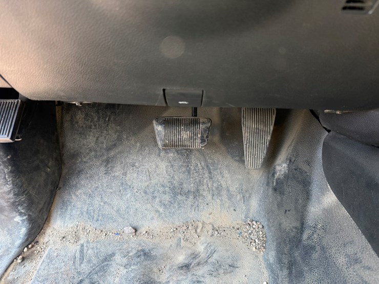 #1060-•-2015-ram-5500-heavy-duty-service-truck-image-33