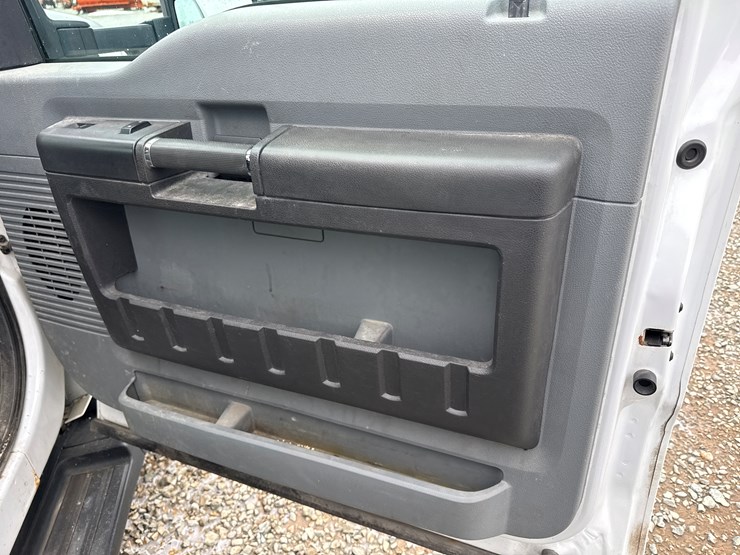 2015-ford-f550-image-48