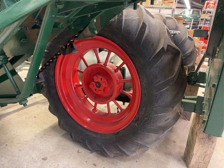 1927-fordson-with-continental-corn-picker-image-74