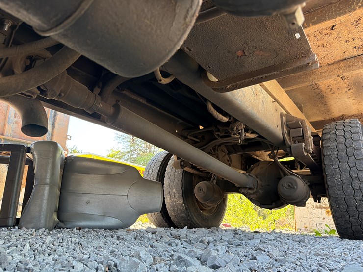 2005-international-durastar-4400-image-13