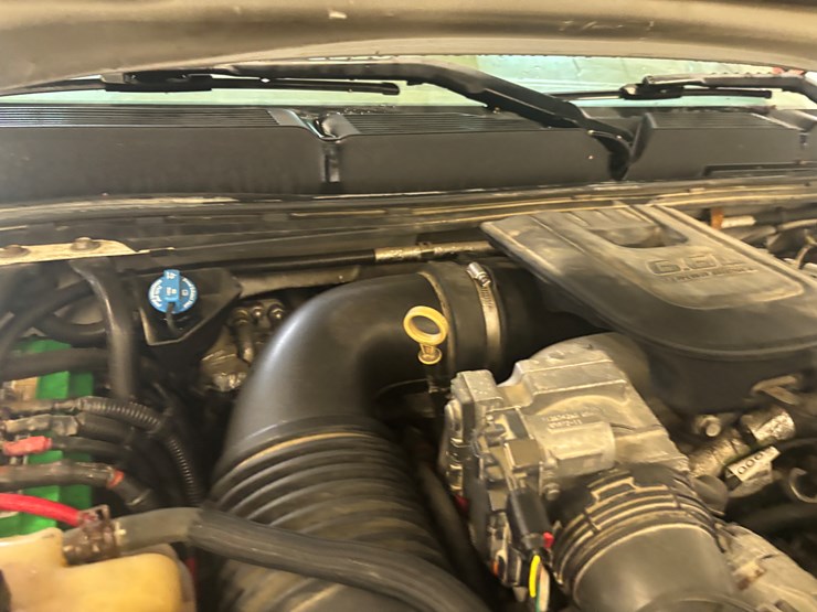 2013-chevrolet-3500-image-23