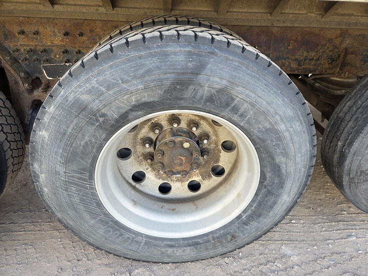 2012-international-7600-image-72