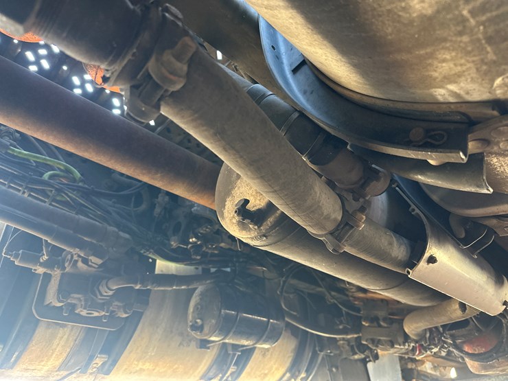 2014-massey-ferguson-8-image-56