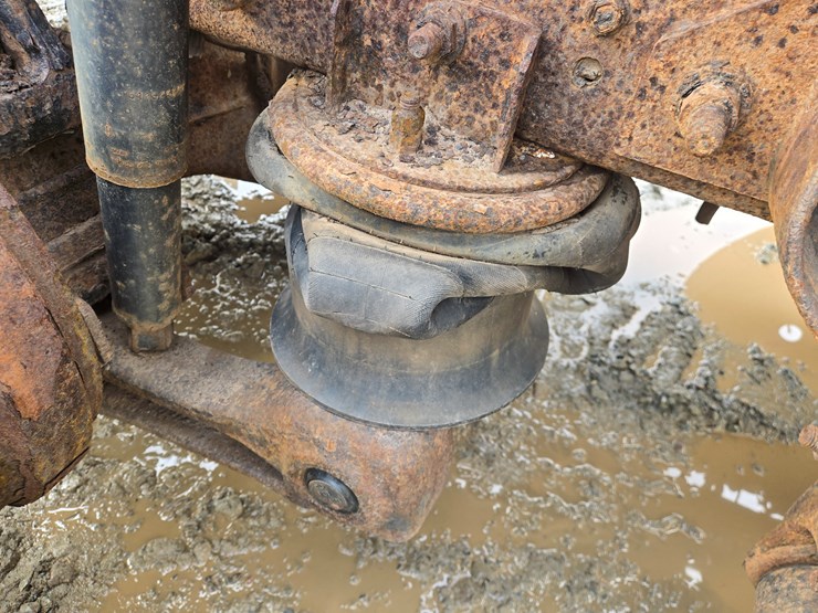 2014-massey-ferguson-8-image-35