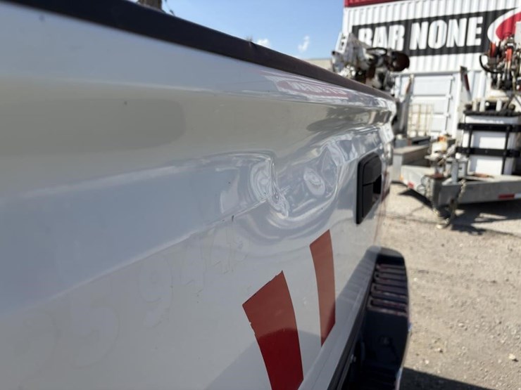 2017-gmc-sierra-3500-image-5