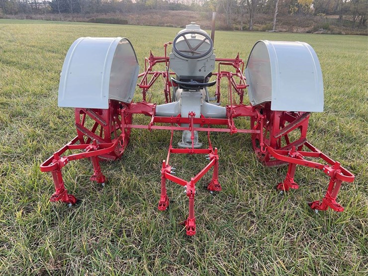 1927-fordson-tractor-image-4