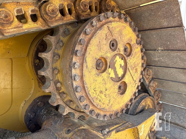 2016-caterpillar-d6t-lgp-image-35