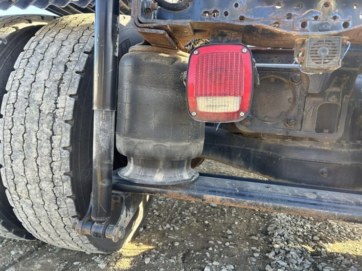 2003-massey-ferguson-8-image-21