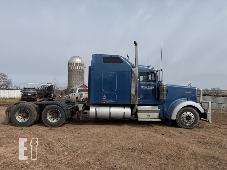 2005-kenworth-w900-image-6