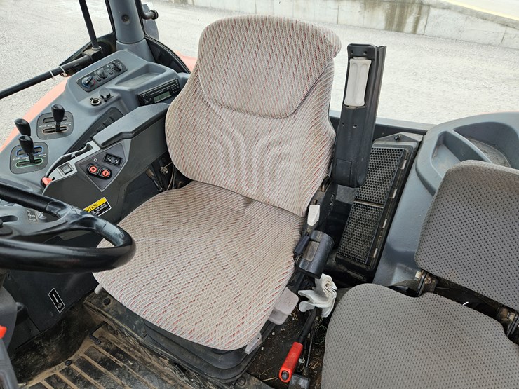 2016-kubota-m135gx-image-18