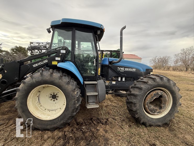 new-holland-tv140-image-10