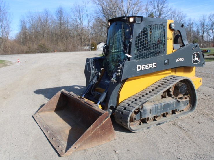 2022-john-deere-325-image-4