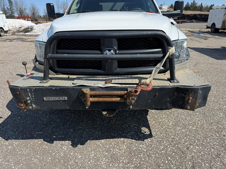 #1062-•-2015-ram-5500-heavy-duty-service-truck-image-8