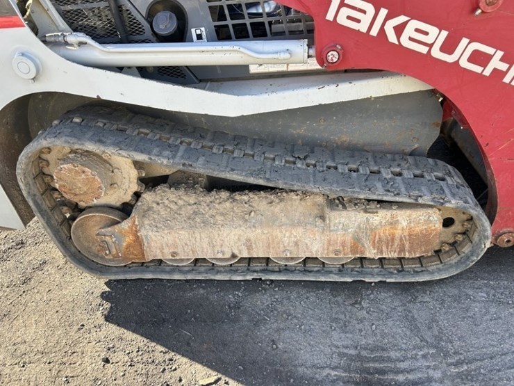 2016-takeuchi-tl8-image-18